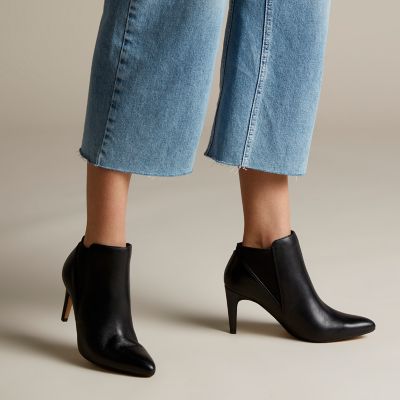 clarks suede boots