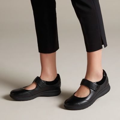 clarks strap shoes