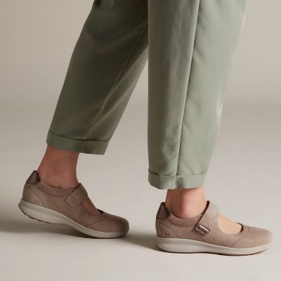 un adorn clarks