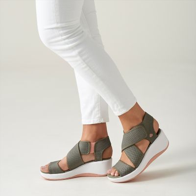 cloudsteppers by clarks step cali palm wedge sandal