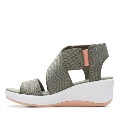 cloudsteppers by clarks step cali palm wedge sandal