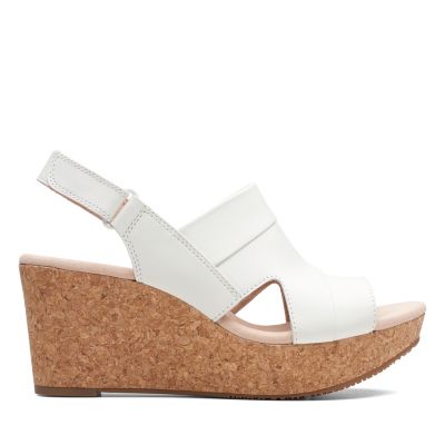 clarks women's wedge sandals