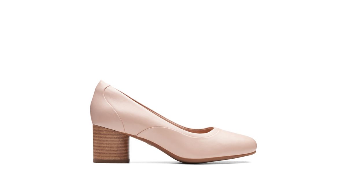 clarks women's un cosmo step pump