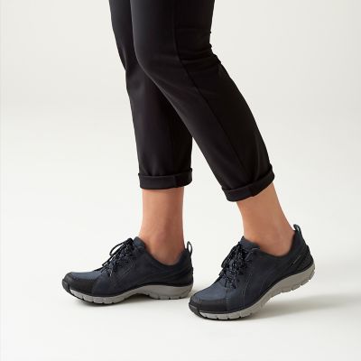 clarks wave trek sneaker