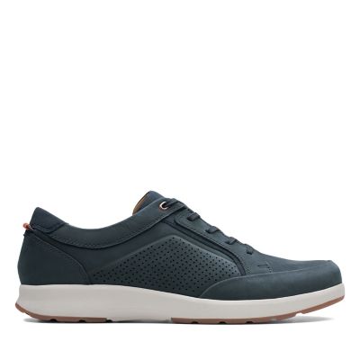 clarks mens wide fit trainers
