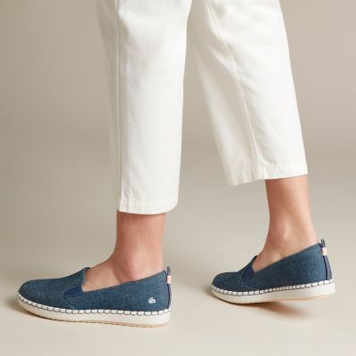 clarks women slip on