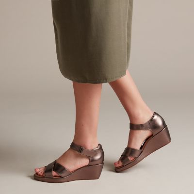 clarks un plaza way wedge sandal