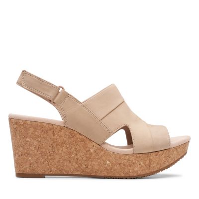 clarks women's wedge sandals