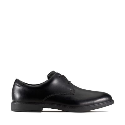 clarks kids black shoes