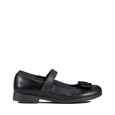 clarks kids black shoes