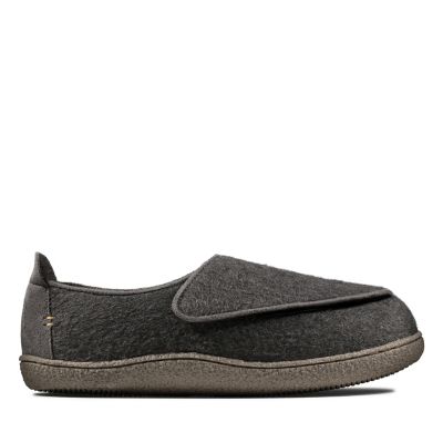mens slippers at clarks
