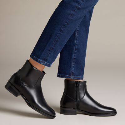 clarks ankle boots canada