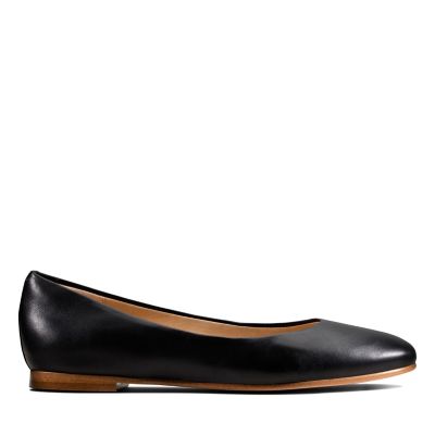 clarks ladies flat black shoes