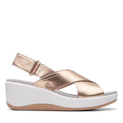 clarks rose gold flip flops