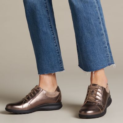 clarks un adorn lace pebble