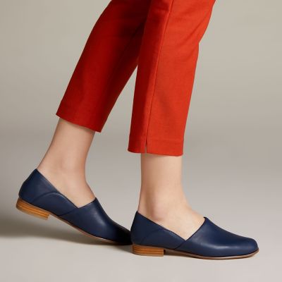 clarks pure tone leather loafers