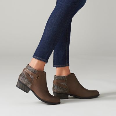 clarks addiy gladys