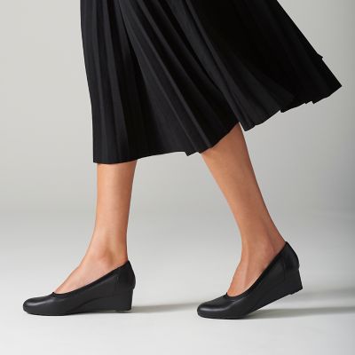 clarks mallory wedge pump