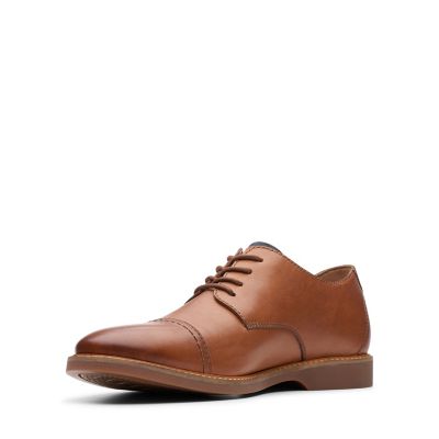 clarks atticus plain toe derby