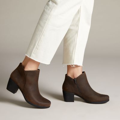 clarks unstructured ankle boots
