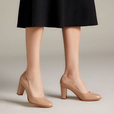 clarks beige pumps