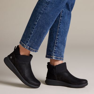 clarks wallabees womens black