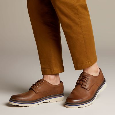 clarks shoes online international shipping