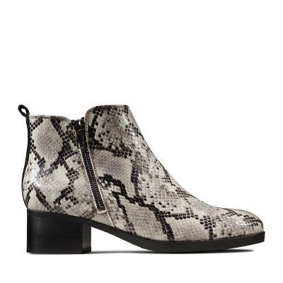 clarks sale womens ankle boots