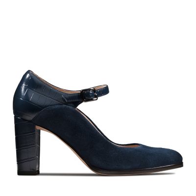 clarks ladies black court shoes