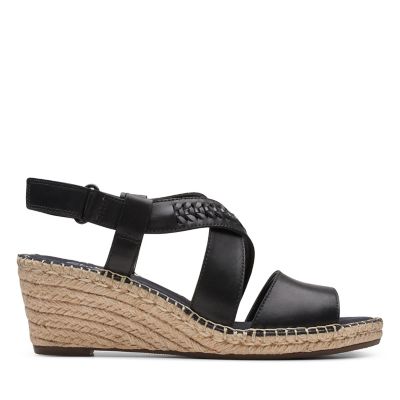 clarks wedges black