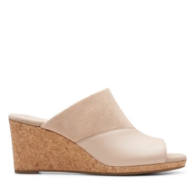 clarks wedges canada