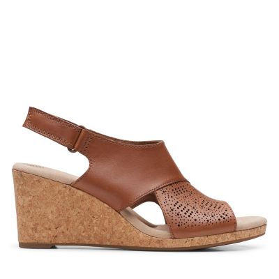 clarks sandals platform