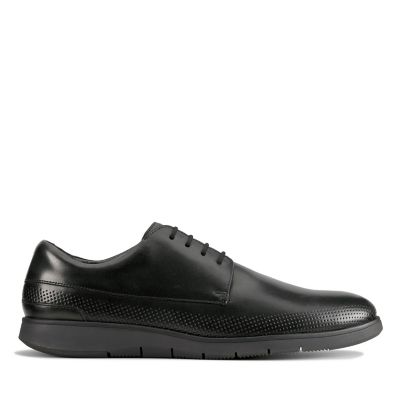 clarks black walking shoes