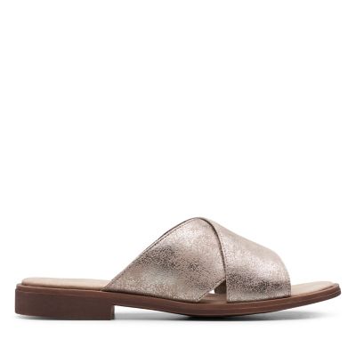 clarks leather flip flops womens