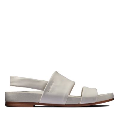 clarks ladies flat sandals