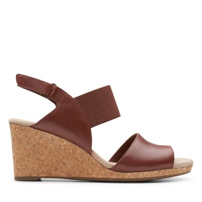 clarks tan wedges