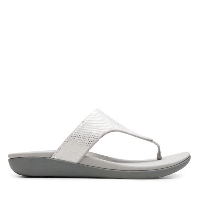 clarks white flip flops