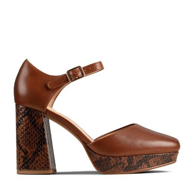 clarks brown heels