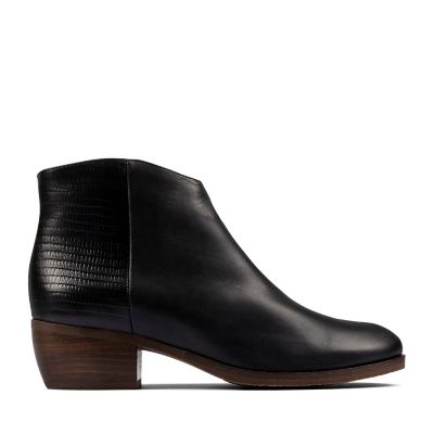 clarks black boots clearance