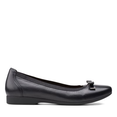 clarks ladies shoes wide fit