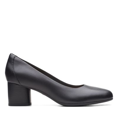 clarks black leather pumps