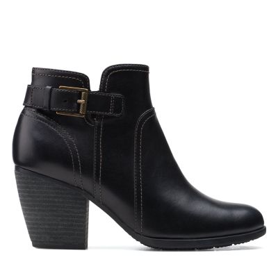 clarks wide fit womens boots