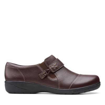 clarks walking shoes womens