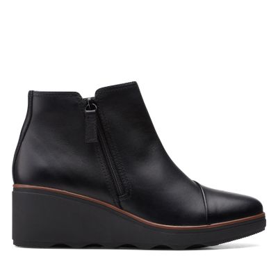 black leather clarks boots