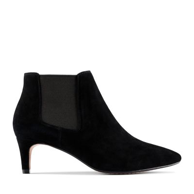 clarks low heeled ankle boots
