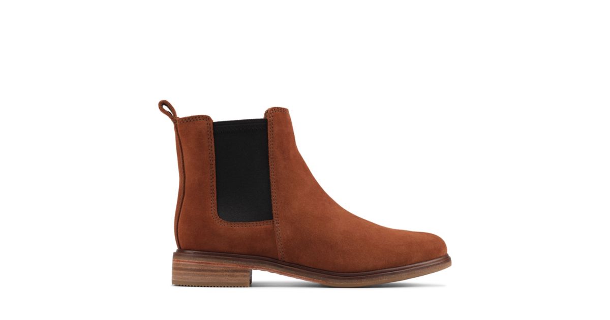 clarks womens chelsea boots