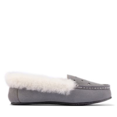clarks moc shearling slippers