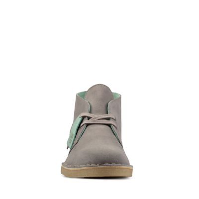 clarks chukka boots canada