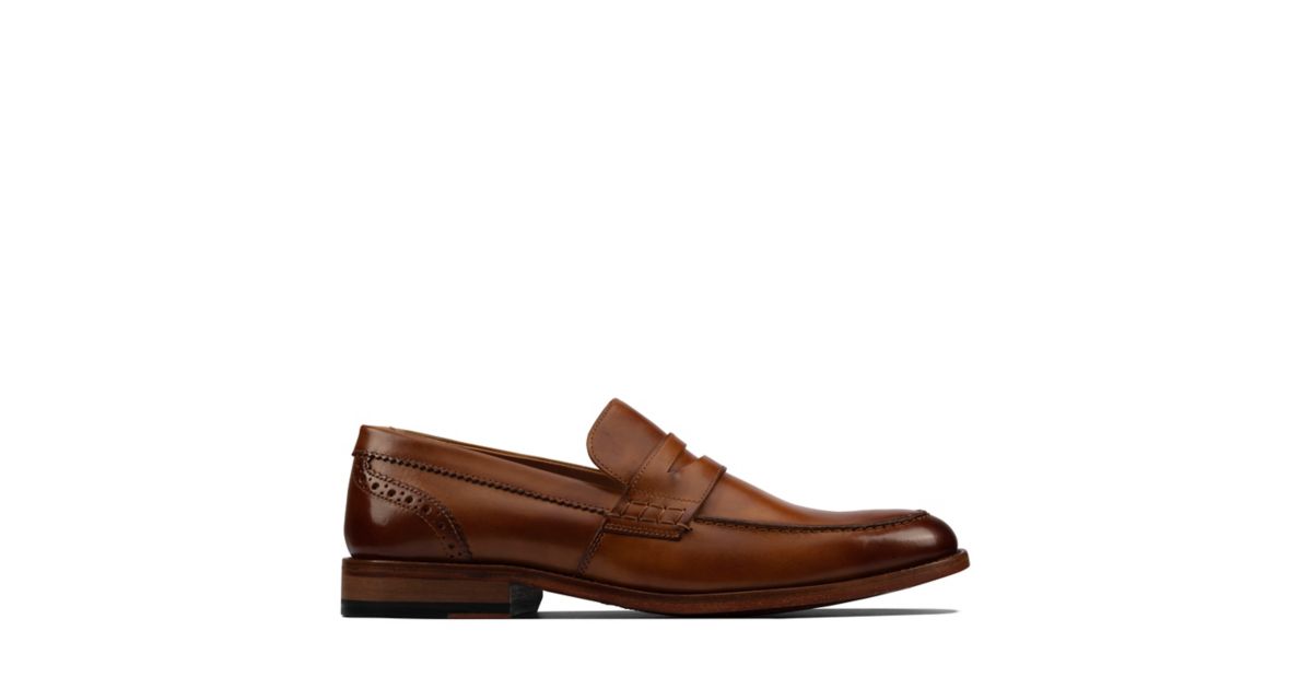 light tan clarks