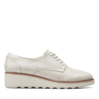clarks suede shoes womens